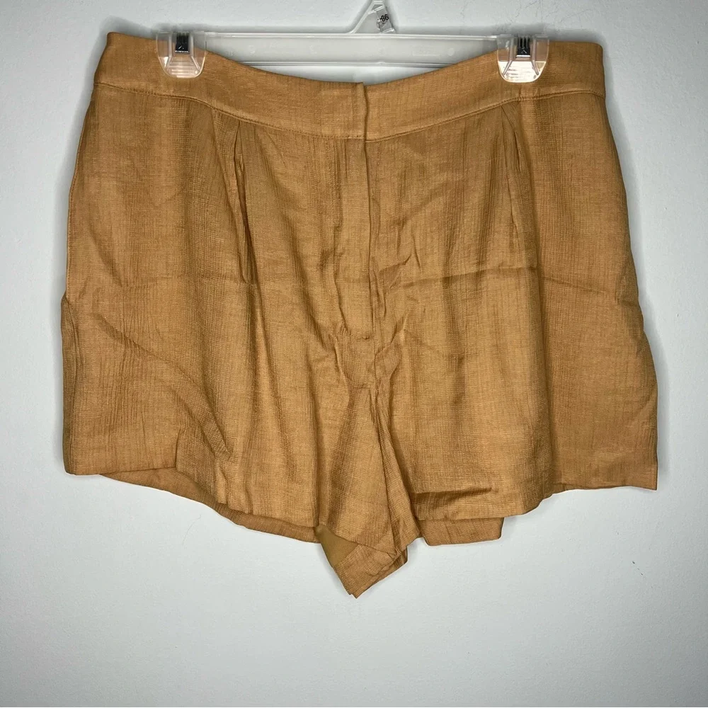 NWT Something Navy Drapey Shorts In Tan Praline‎ High Waist Tailored